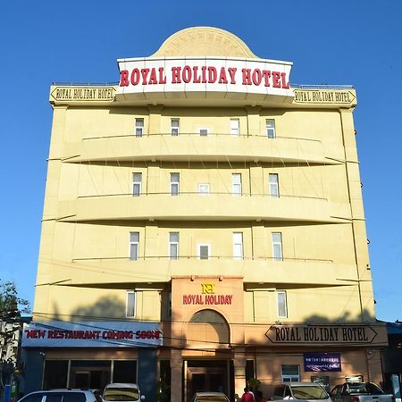 Royal Holiday Hotel Yangon Bagian luar foto