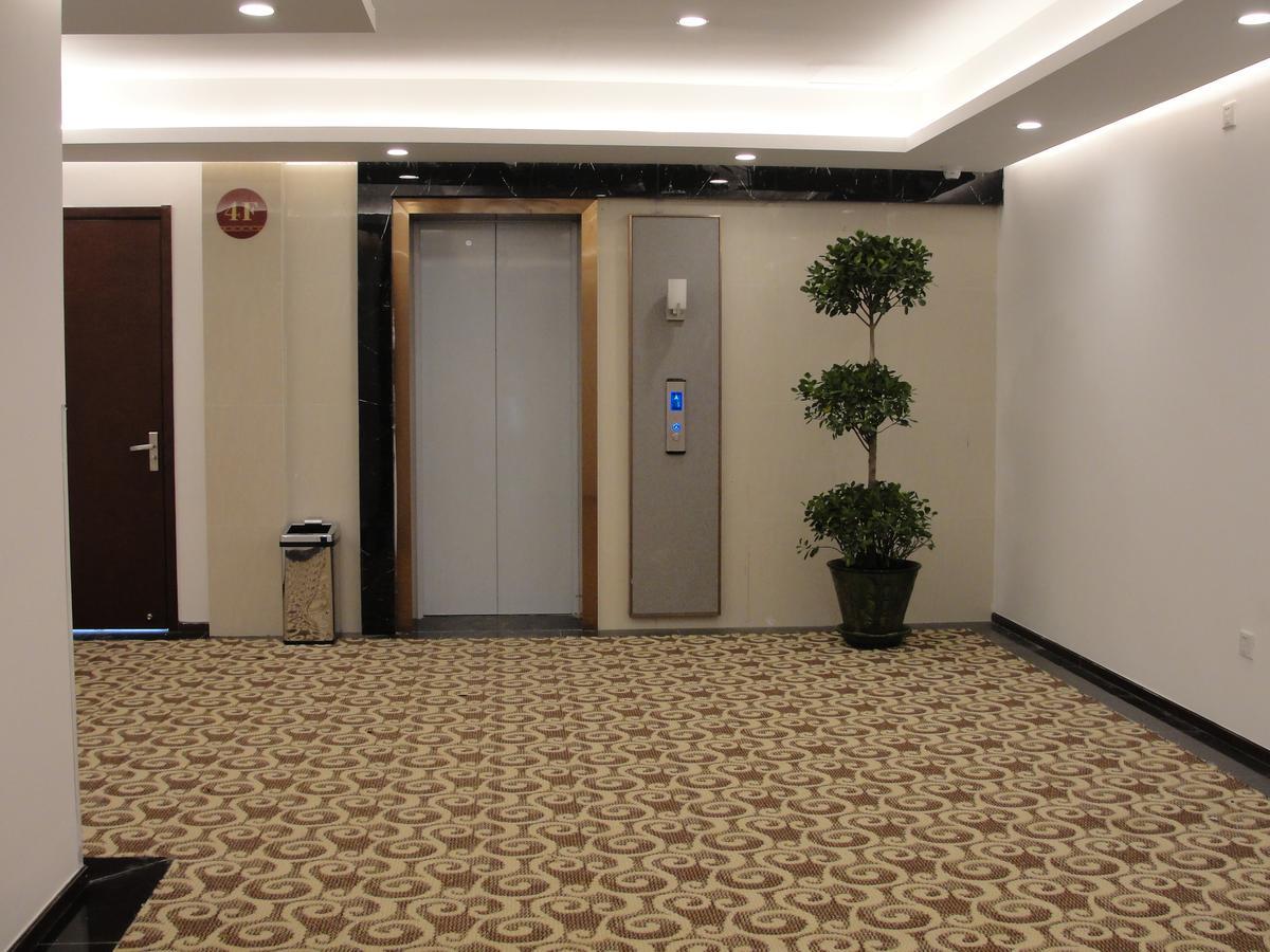 Royal Holiday Hotel Yangon Bagian luar foto