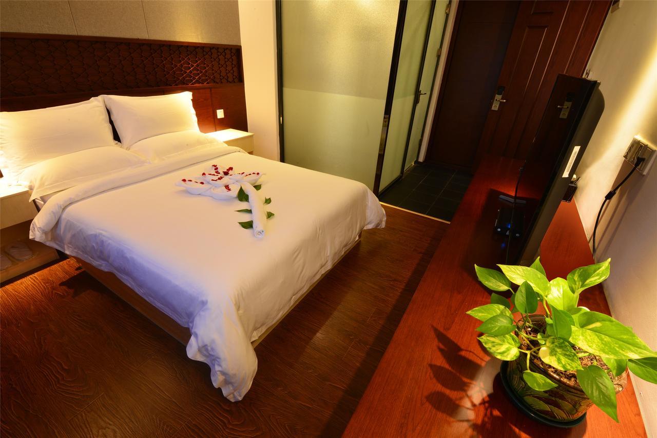 Royal Holiday Hotel Yangon Bagian luar foto