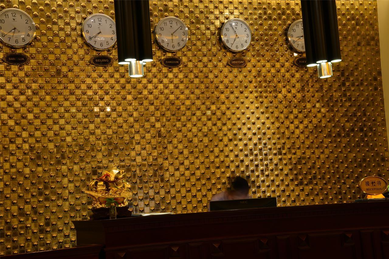 Royal Holiday Hotel Yangon Bagian luar foto