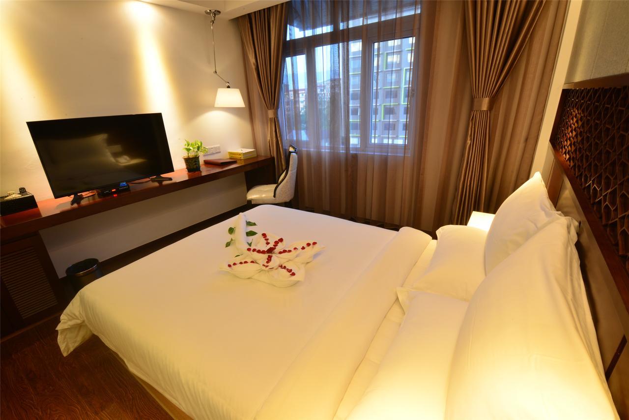 Royal Holiday Hotel Yangon Bagian luar foto