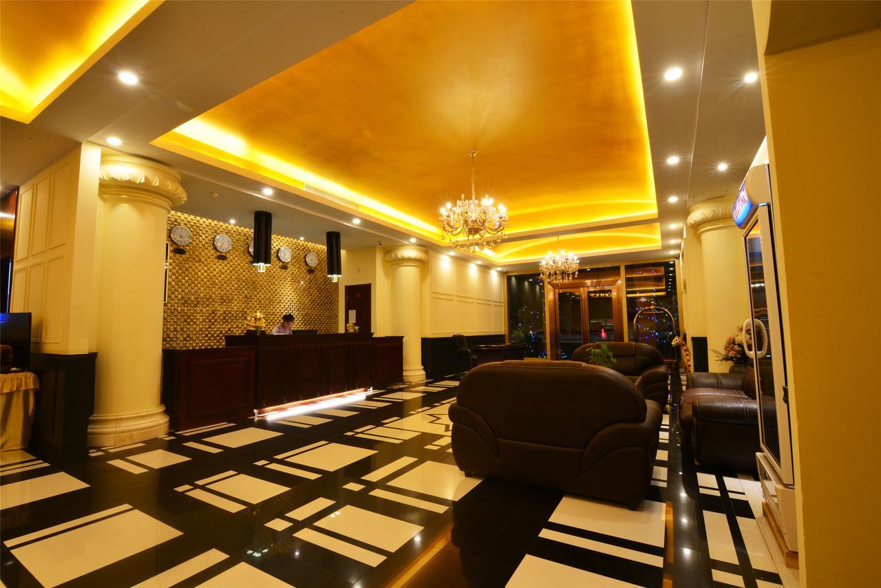 Royal Holiday Hotel Yangon Bagian luar foto