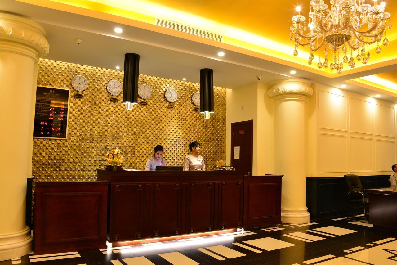 Royal Holiday Hotel Yangon Bagian luar foto